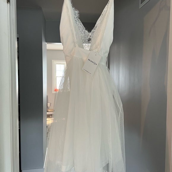 White Maniju Dress, Never Worn (Still Has Tags) - Picture 3 of 3